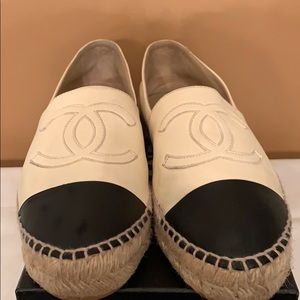 CHANEL Black/beige espadrilles
